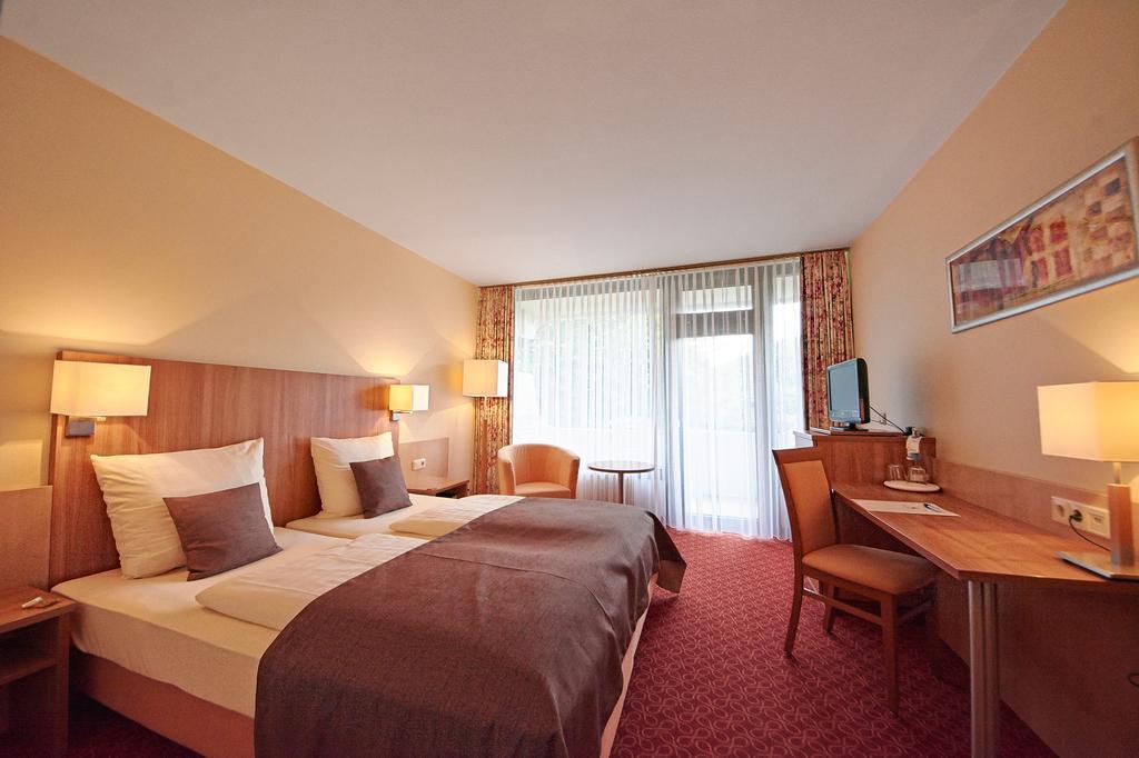 Hotel Moselpark Бернкастель-Кюс Экстерьер фото
