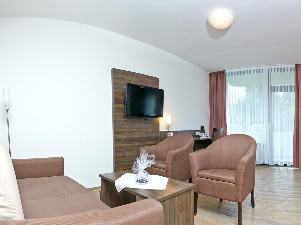 Hotel Moselpark Бернкастель-Кюс Экстерьер фото